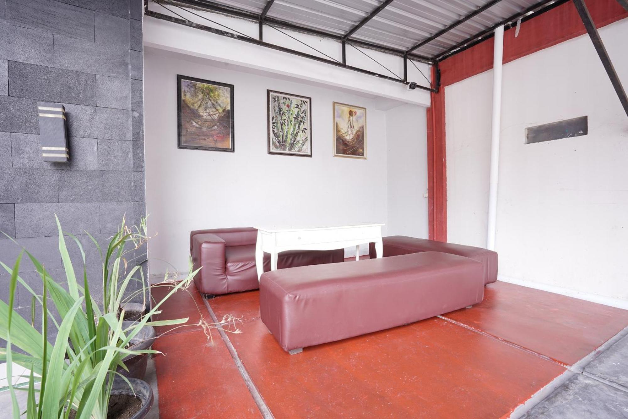 Hotel O Seturan Near Hartono Mall Yogyakarta Formerly Maleo Kostel Kejayan Bagian luar foto